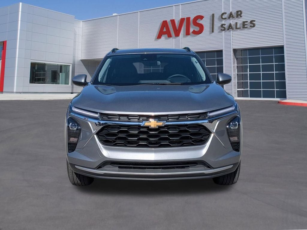 Thumbnail: 2025 Chevrolet Trax - 2