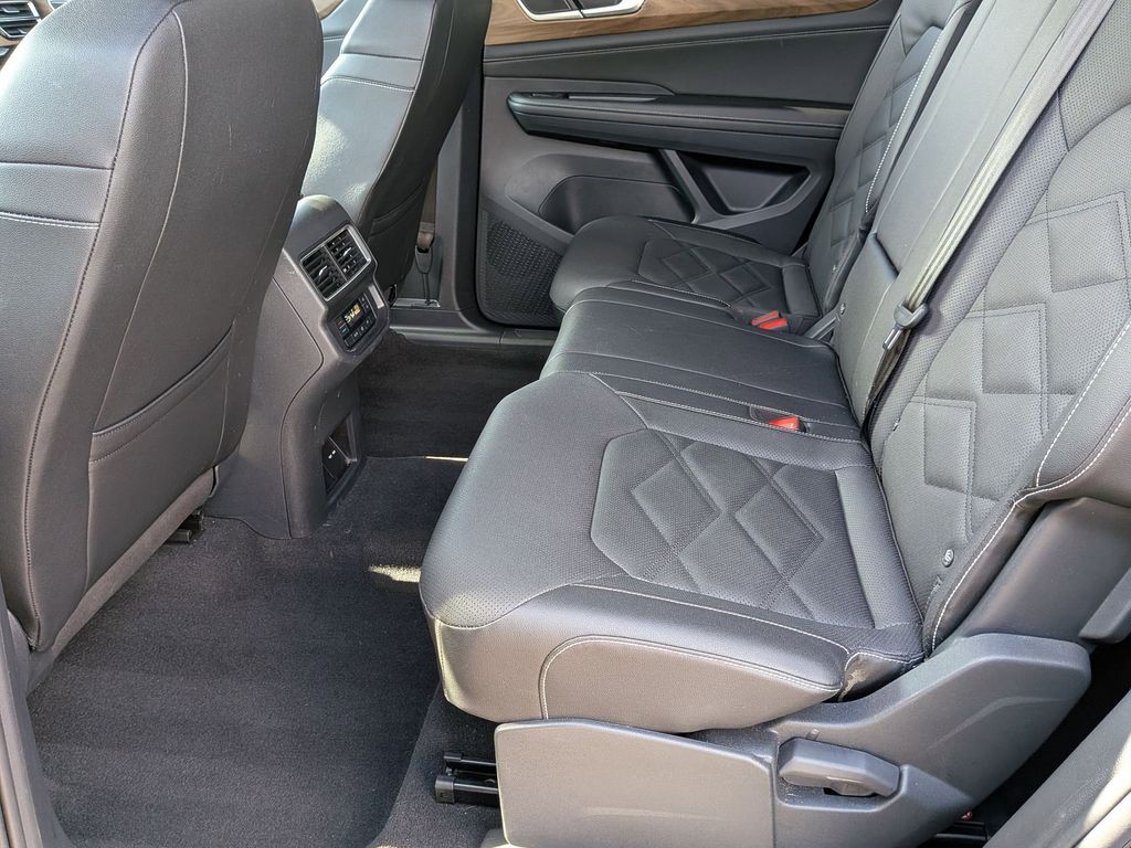 Thumbnail: 2025 Volkswagen Atlas - 24