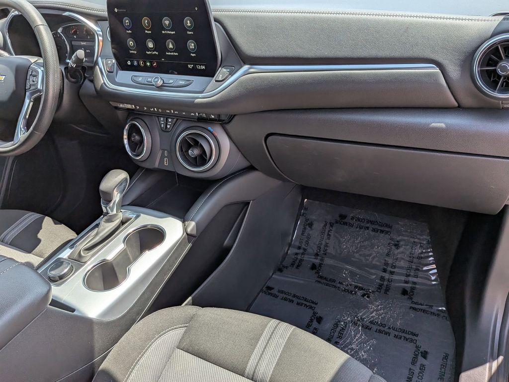 Thumbnail: 2025 Chevrolet Blazer - 31