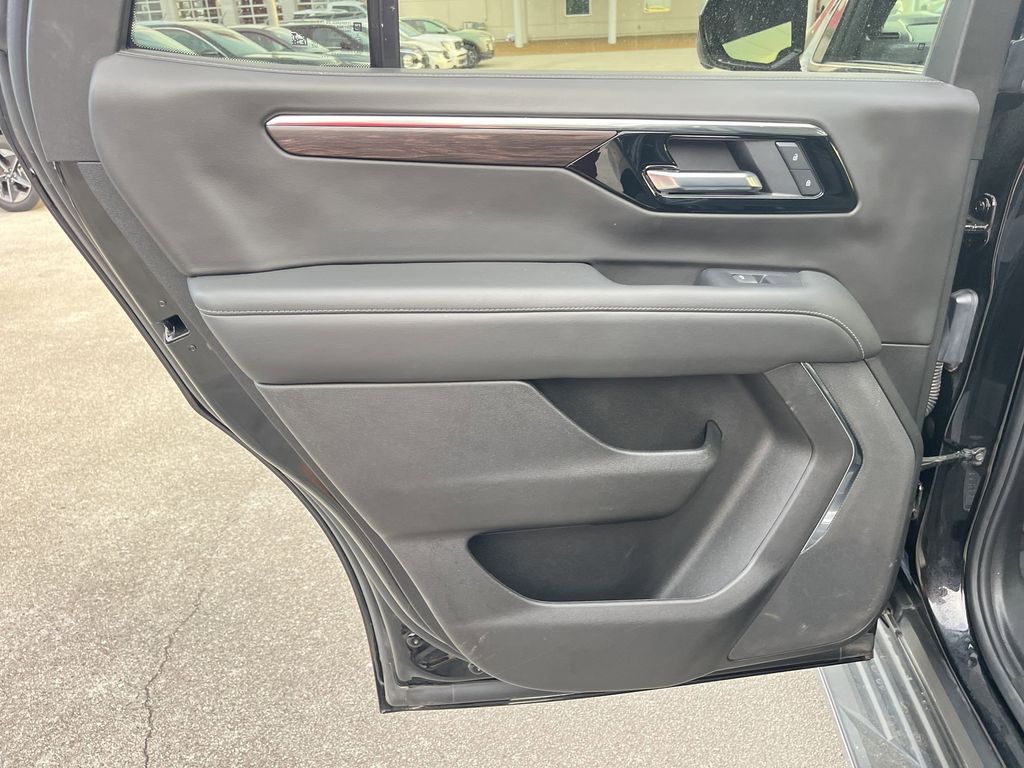 Thumbnail: 2025 Chevrolet Tahoe - 27