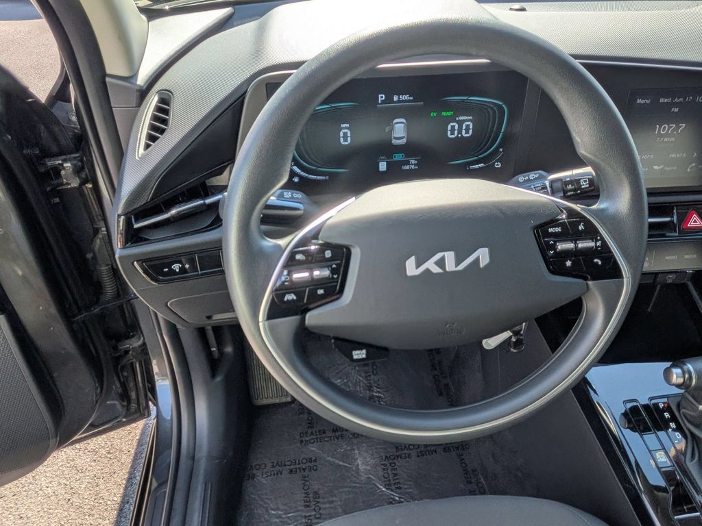 Thumbnail: 2025 Kia Niro - 21