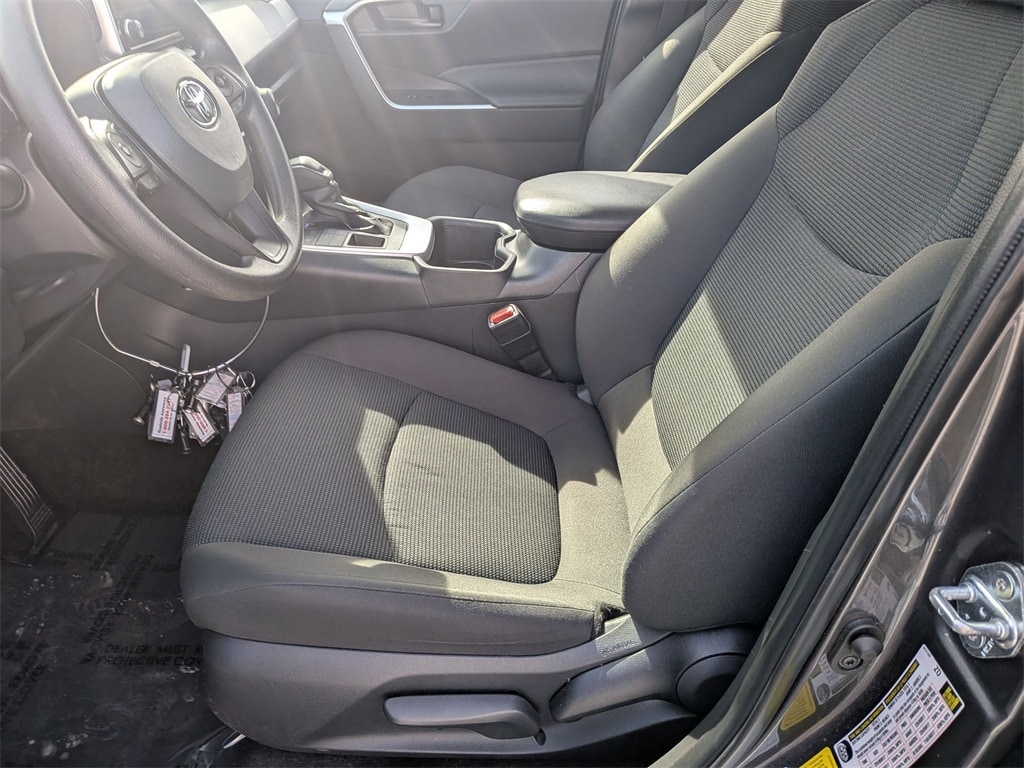 Thumbnail: 2025 Toyota RAV4 - 22