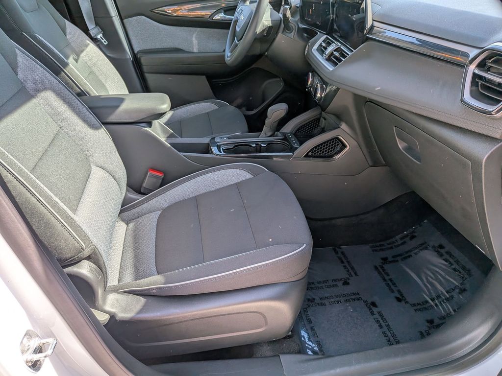 Thumbnail: 2025 Chevrolet TrailBlazer - 29