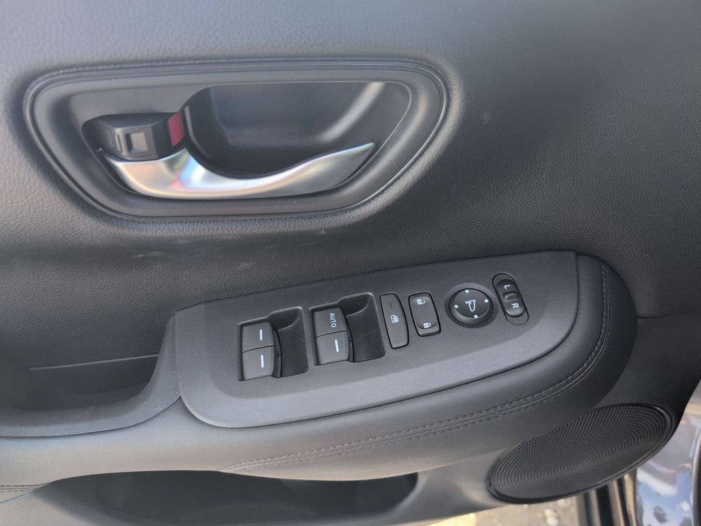 Thumbnail: 2025 Honda HR-V - 13