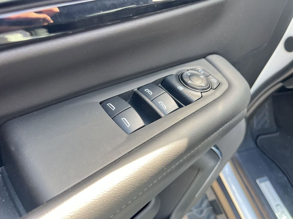 Thumbnail: 2025 Chevrolet Tahoe - 9