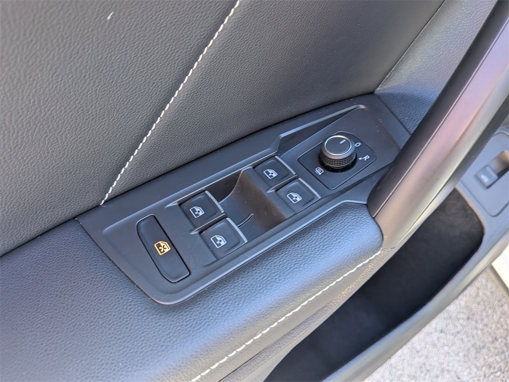 Thumbnail: 2024 Volkswagen Tiguan - 13