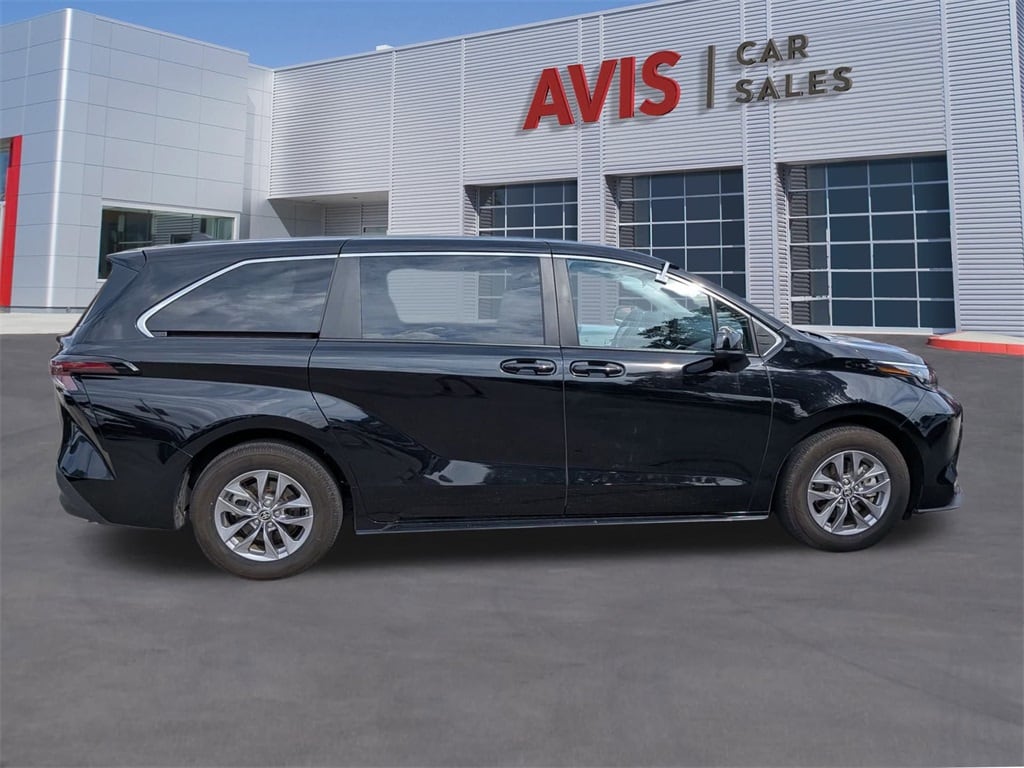 Thumbnail: 2025 Toyota Sienna - 6