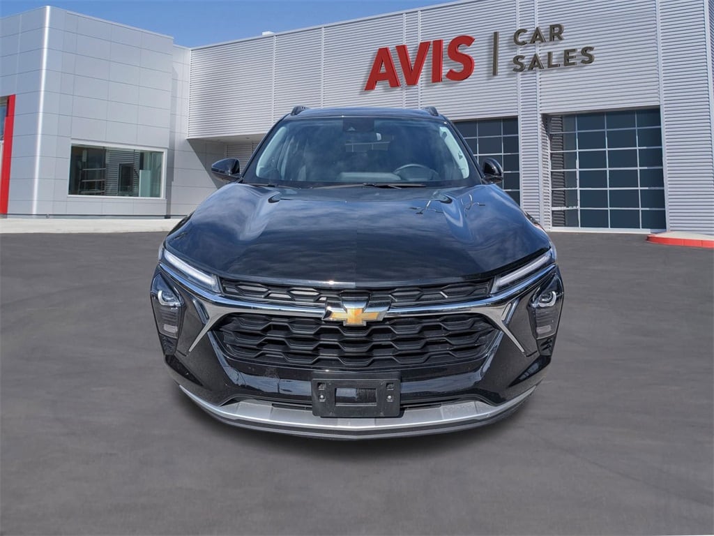 Thumbnail: 2025 Chevrolet Trax - 2