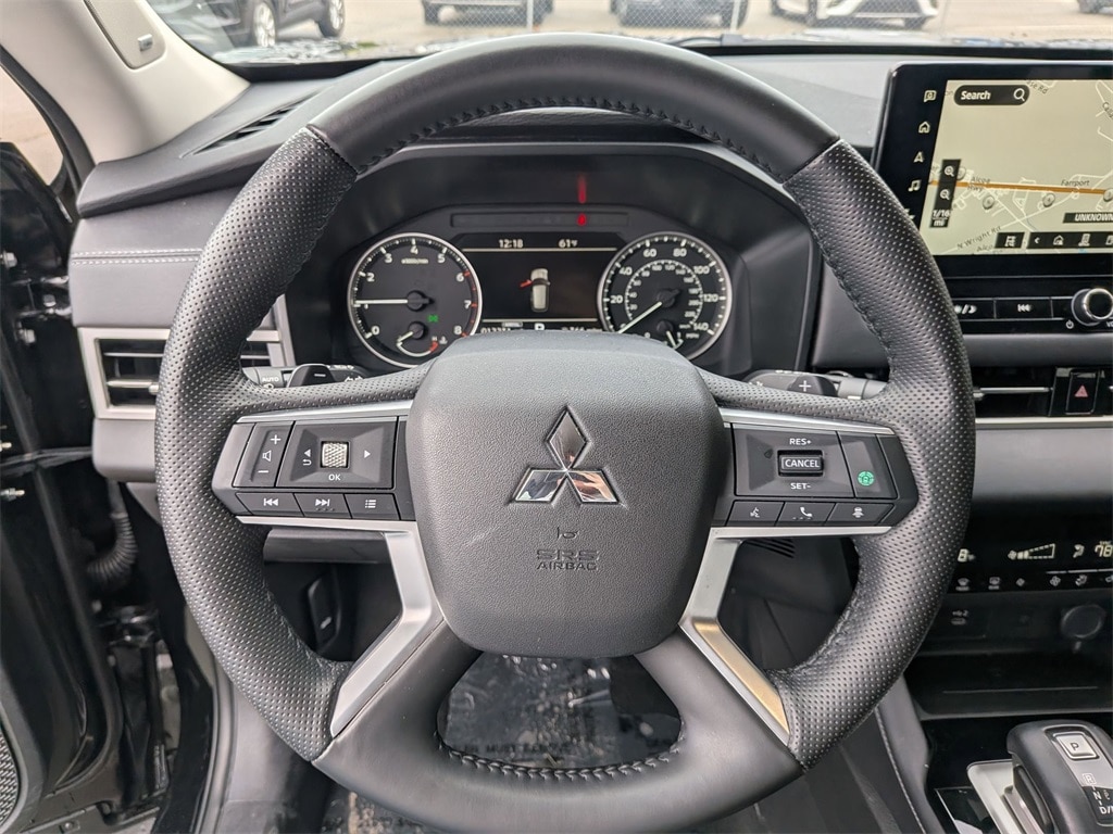 Thumbnail: 2025 Mitsubishi Outlander - 24