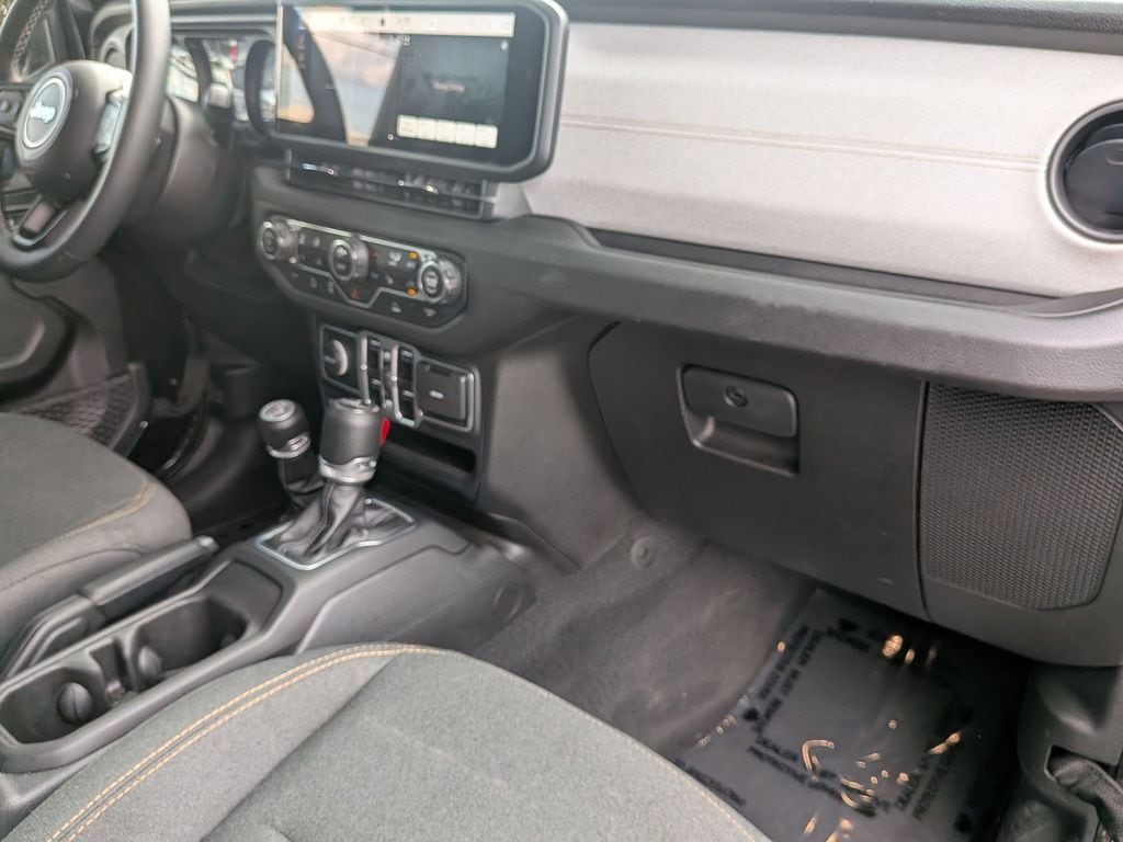 Thumbnail: 2025 Jeep Wrangler - 29