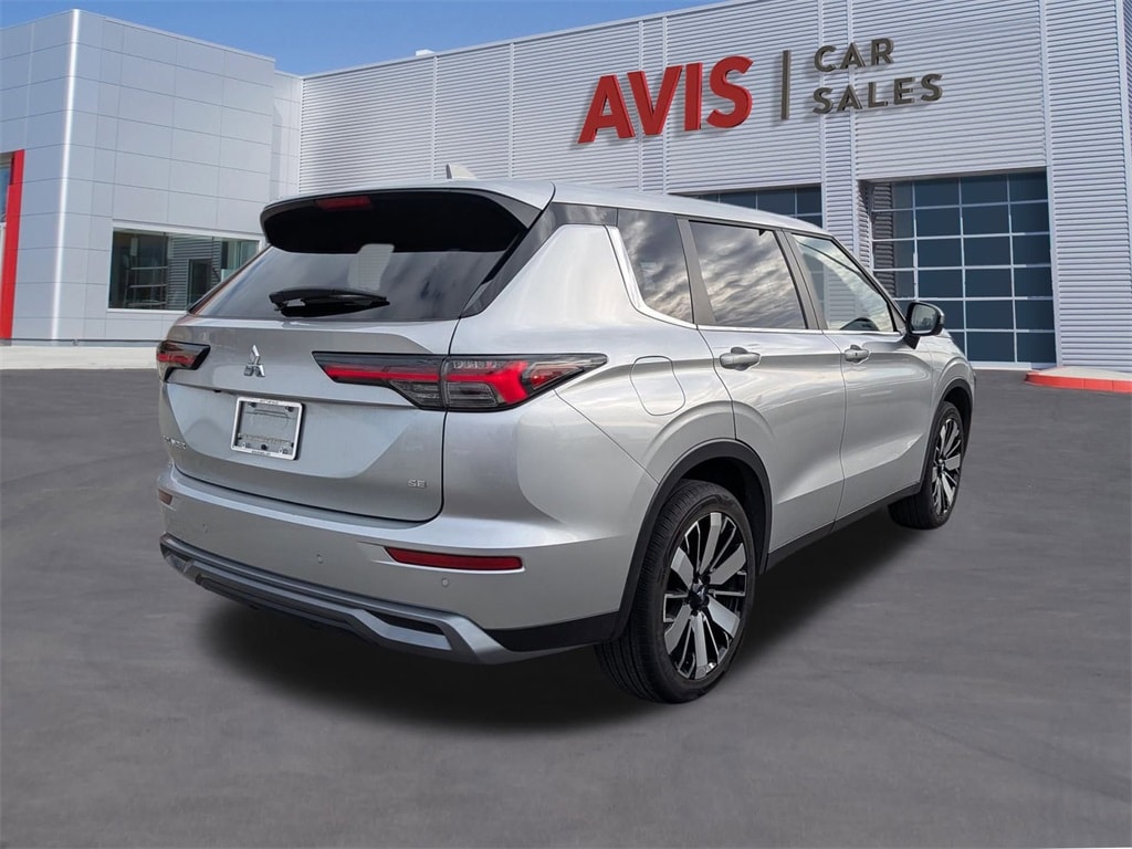 Thumbnail: 2025 Mitsubishi Outlander - 6