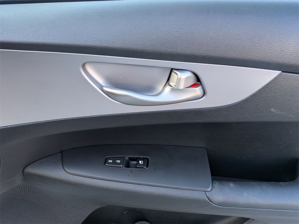 Thumbnail: 2024 Kia Forte - 30