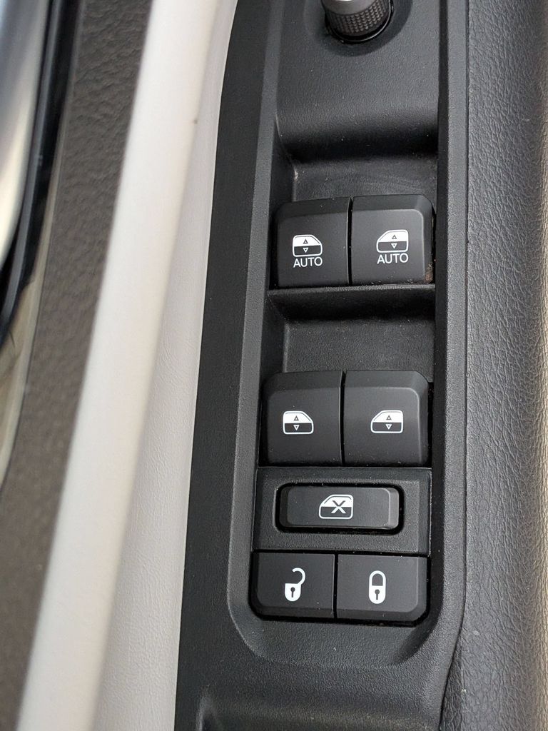 2025 Jeep Compass Limited - Photo 15