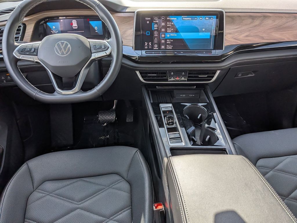 Thumbnail: 2025 Volkswagen Atlas - 21