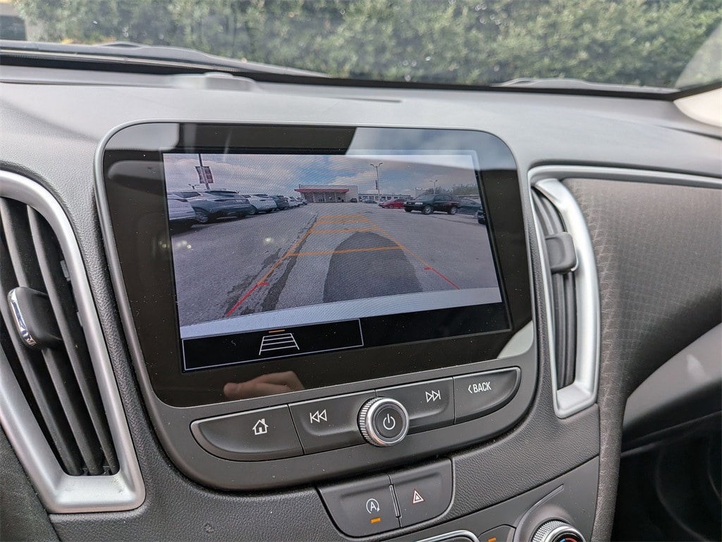 Thumbnail: 2024 Chevrolet Malibu - 19