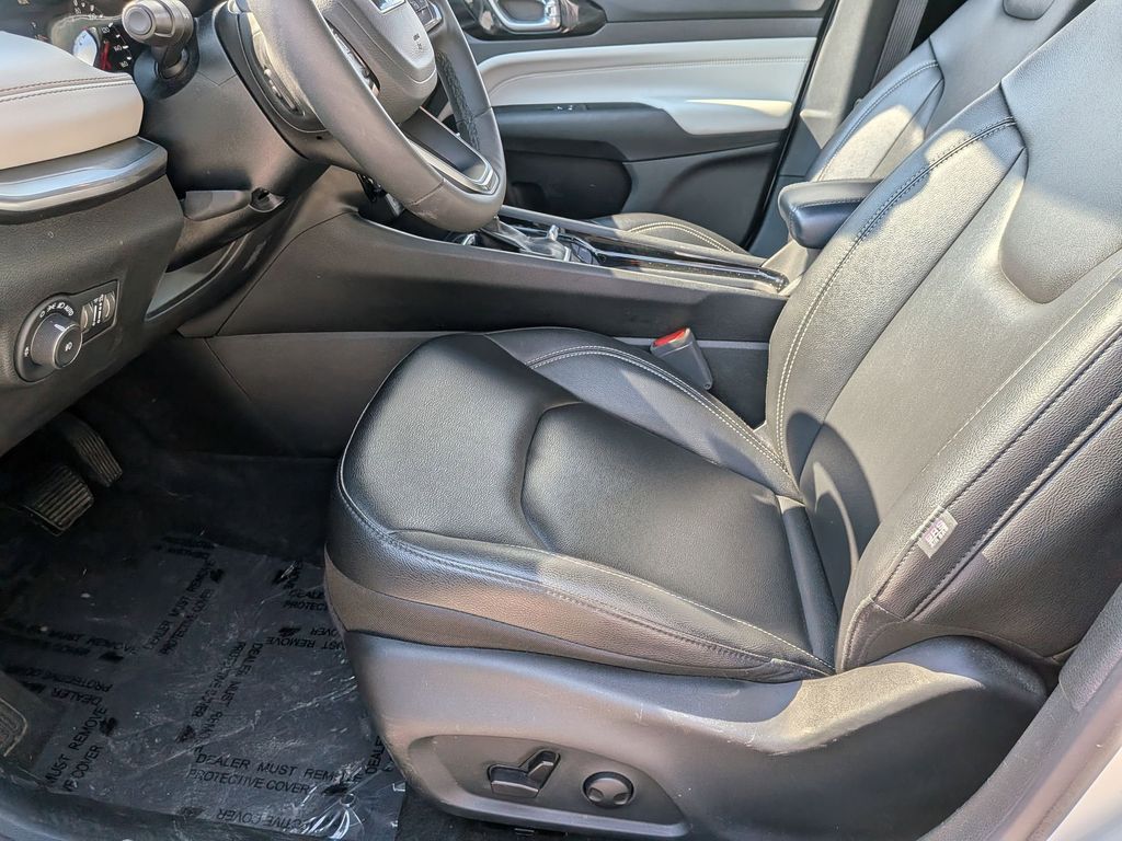 Thumbnail: 2025 Jeep Compass - 23