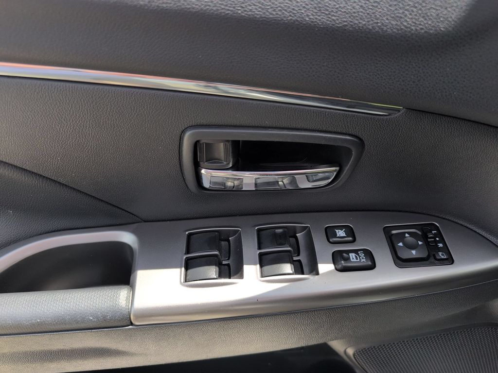 Thumbnail: 2025 Mitsubishi Outlander Sport - 13