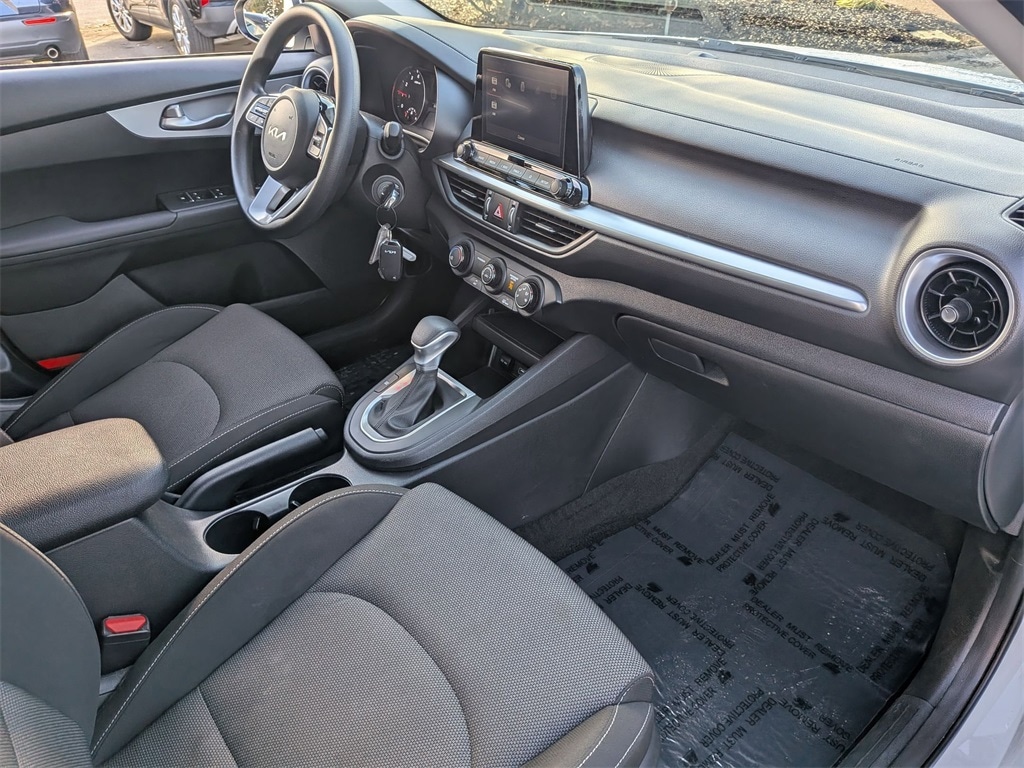 Thumbnail: 2024 Kia Forte - 33