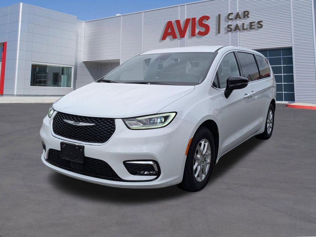 Thumbnail: 2025 Chrysler Pacifica - 1