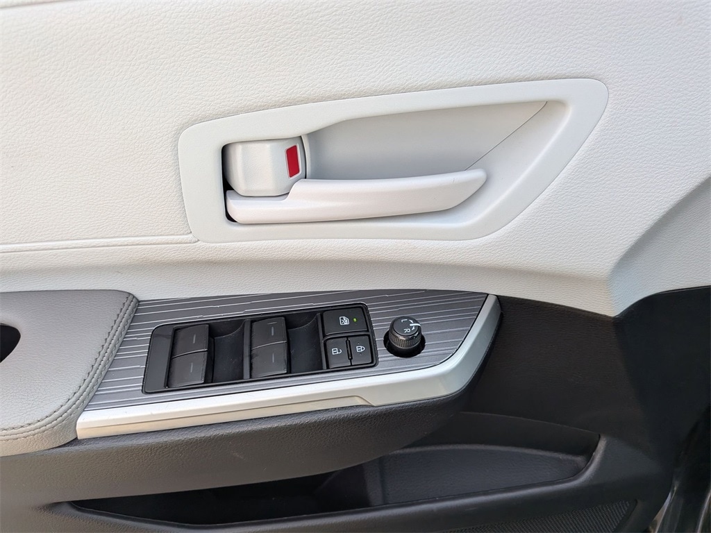 Thumbnail: 2025 Toyota Sienna - 11