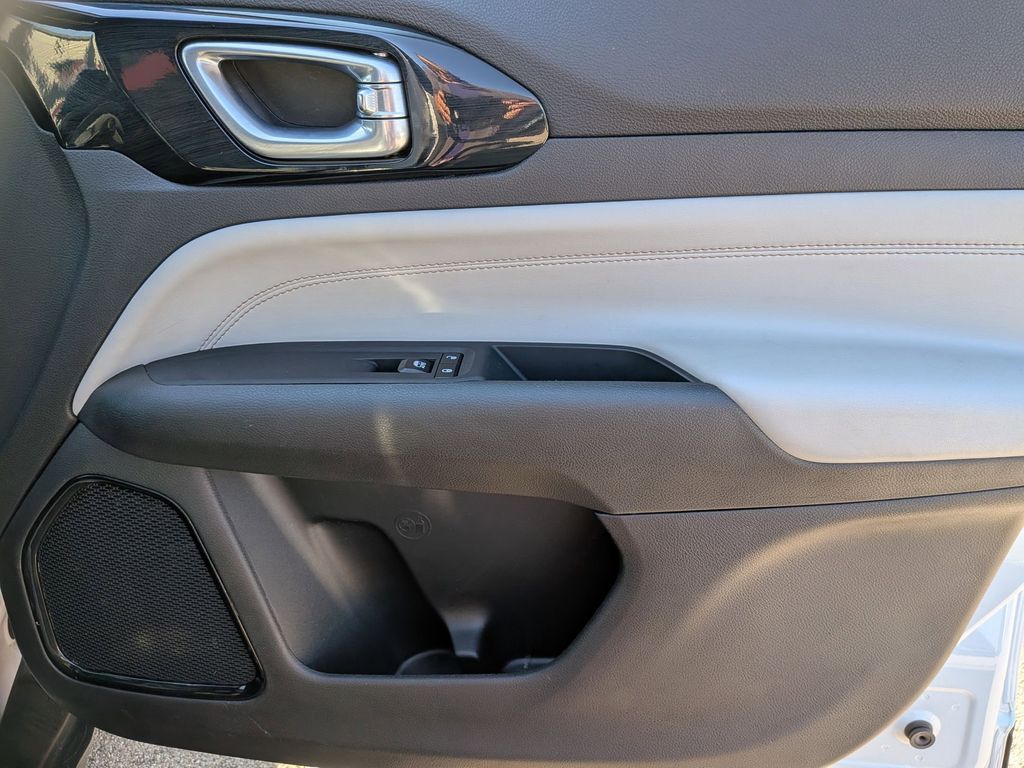 Thumbnail: 2025 Jeep Compass - 31