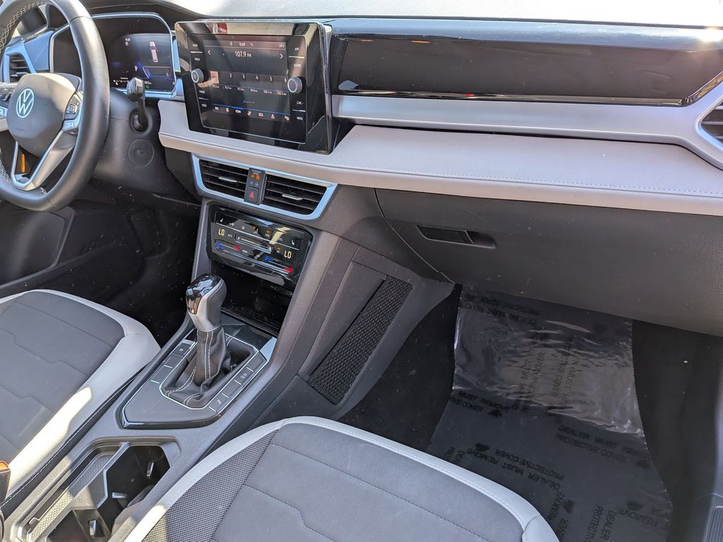 Thumbnail: 2025 Volkswagen Taos - 30