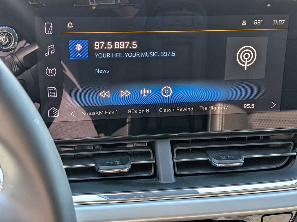 Thumbnail: 2025 Chevrolet Trax - 17