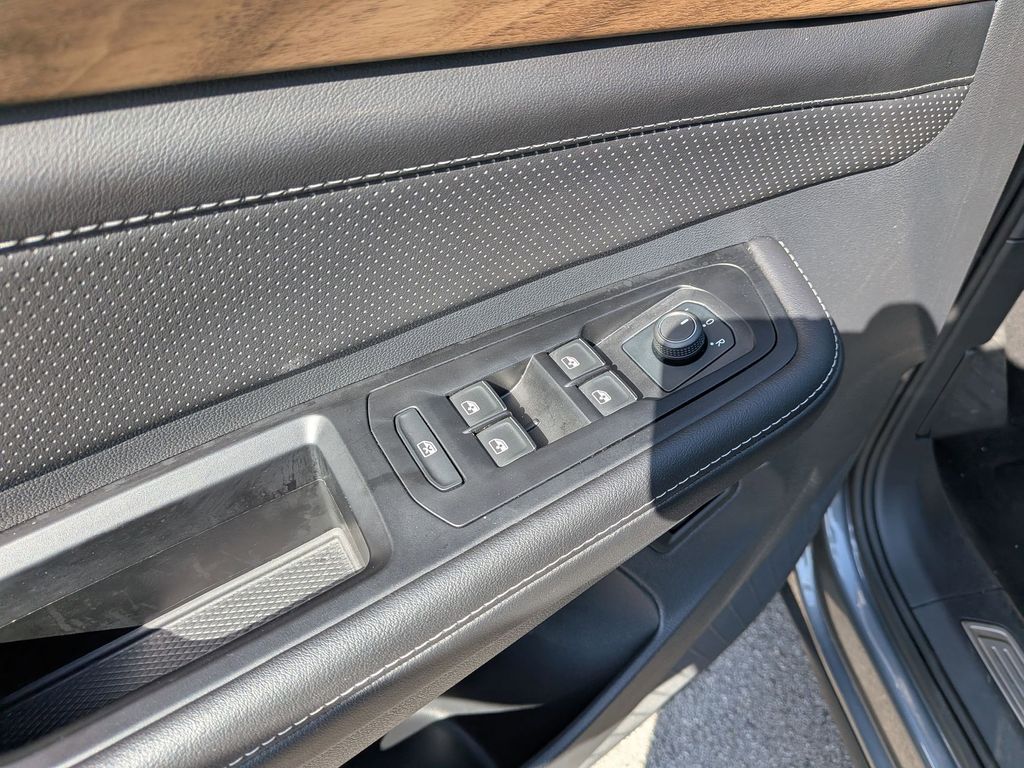 Thumbnail: 2025 Volkswagen Atlas - 13