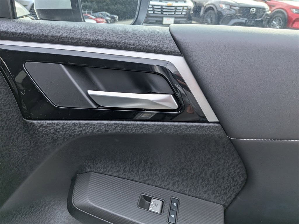 Thumbnail: 2025 Mitsubishi Outlander - 29