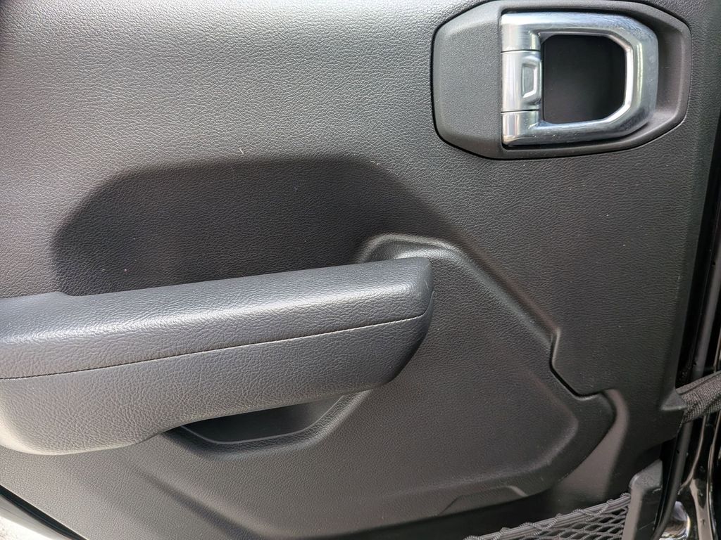 Thumbnail: 2025 Jeep Wrangler - 26