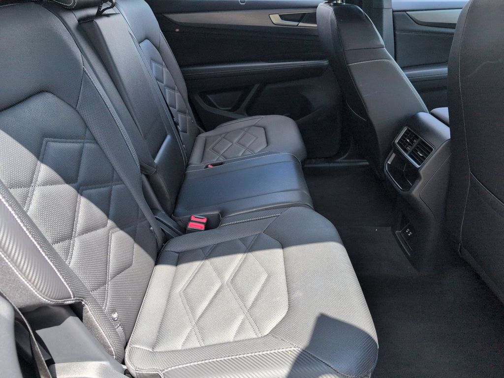 Thumbnail: 2025 Volkswagen Atlas - 29