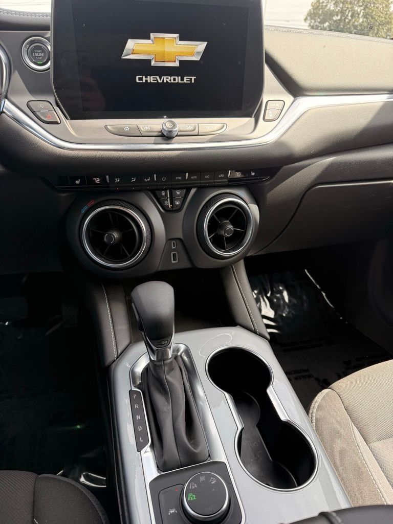 Thumbnail: 2025 Chevrolet Blazer - 8