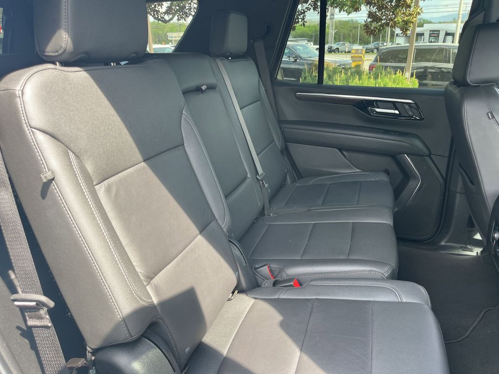 Thumbnail: 2025 Chevrolet Tahoe - 28