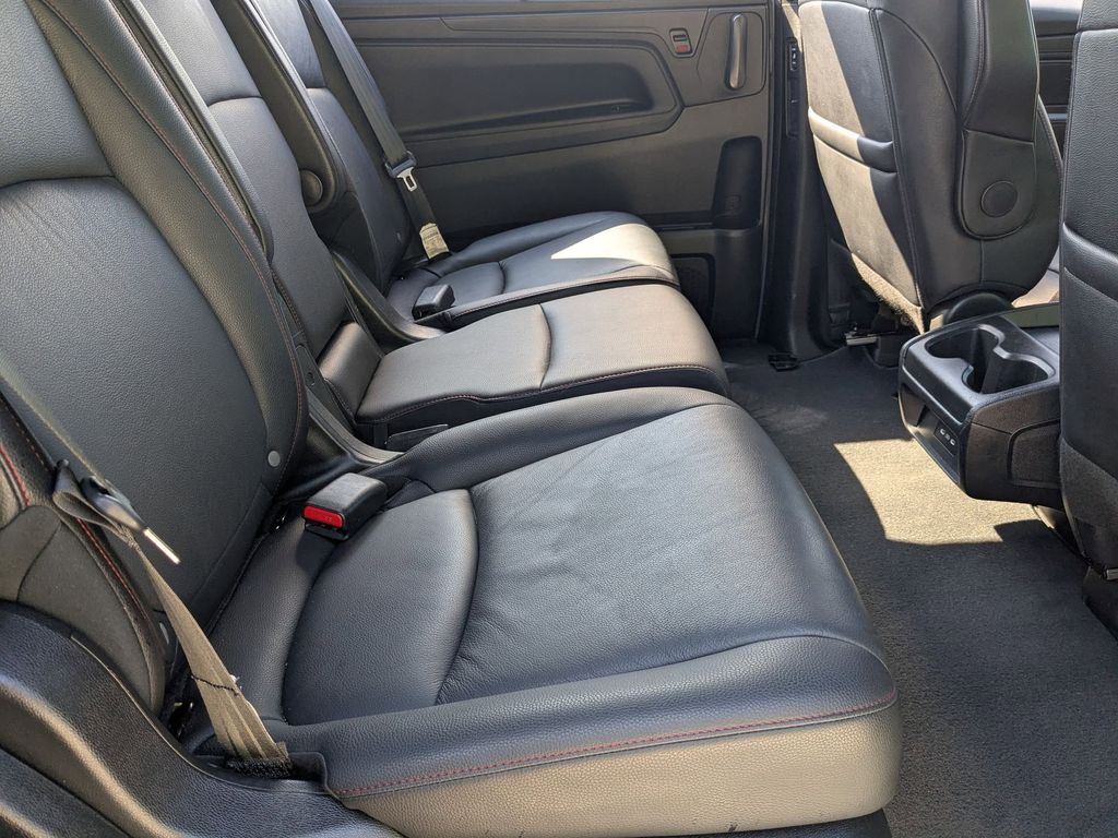 Thumbnail: 2025 Honda Odyssey - 21