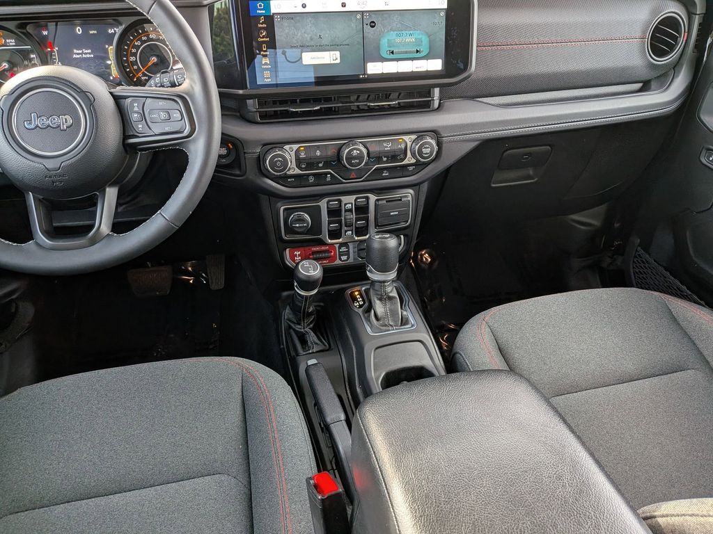 Thumbnail: 2025 Jeep Wrangler - 23