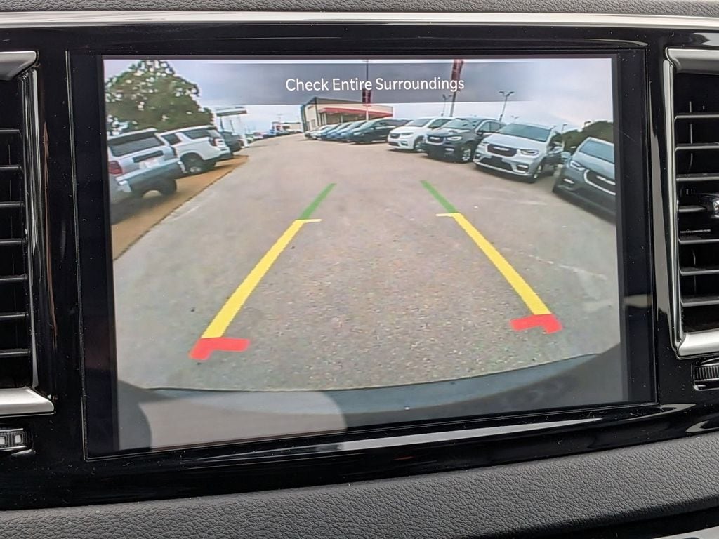 Thumbnail: 2025 Chrysler Pacifica - 17