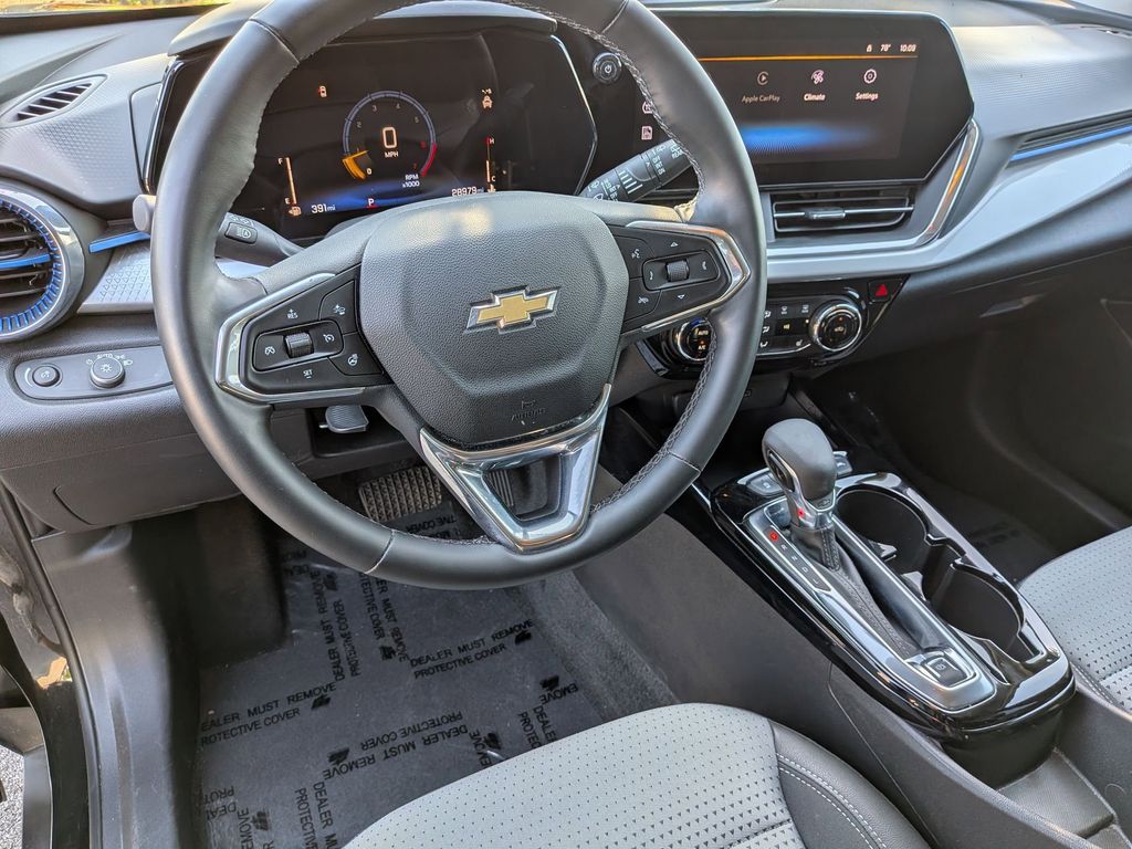 Thumbnail: 2025 Chevrolet Trax - 14
