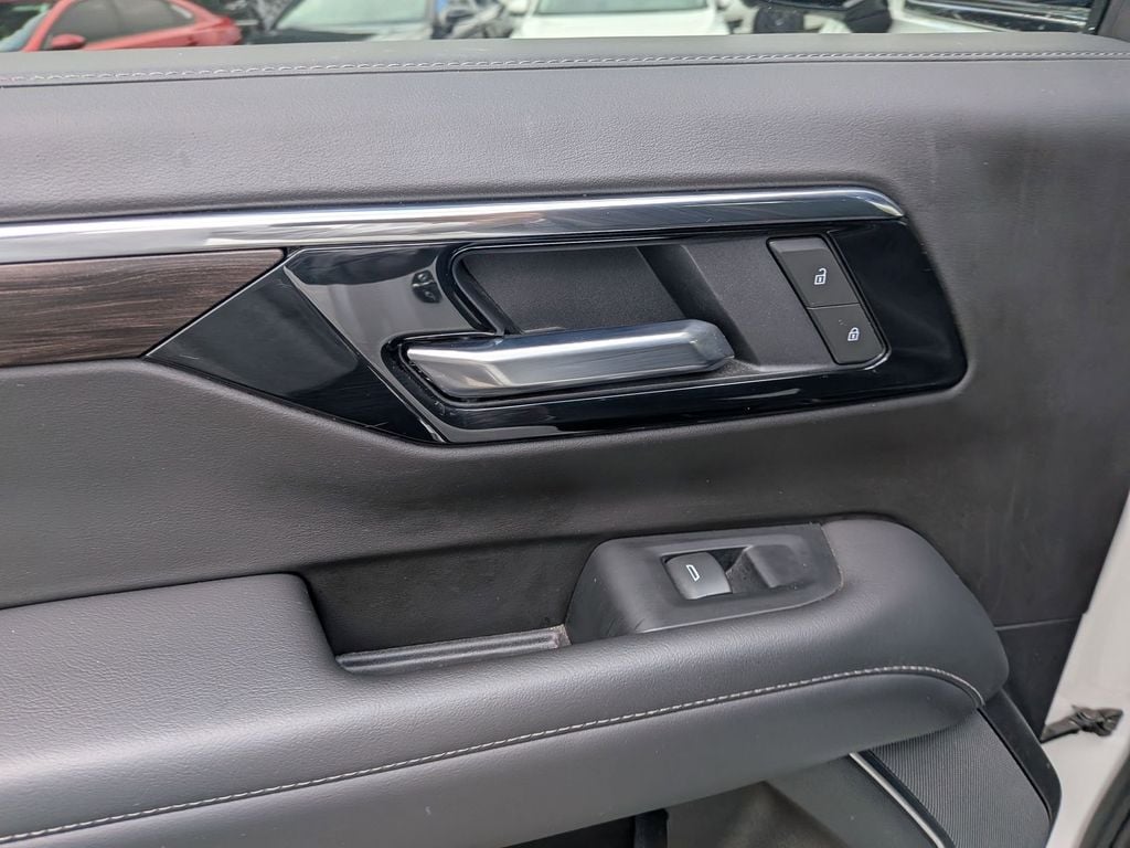 Thumbnail: 2025 Chevrolet Tahoe - 19