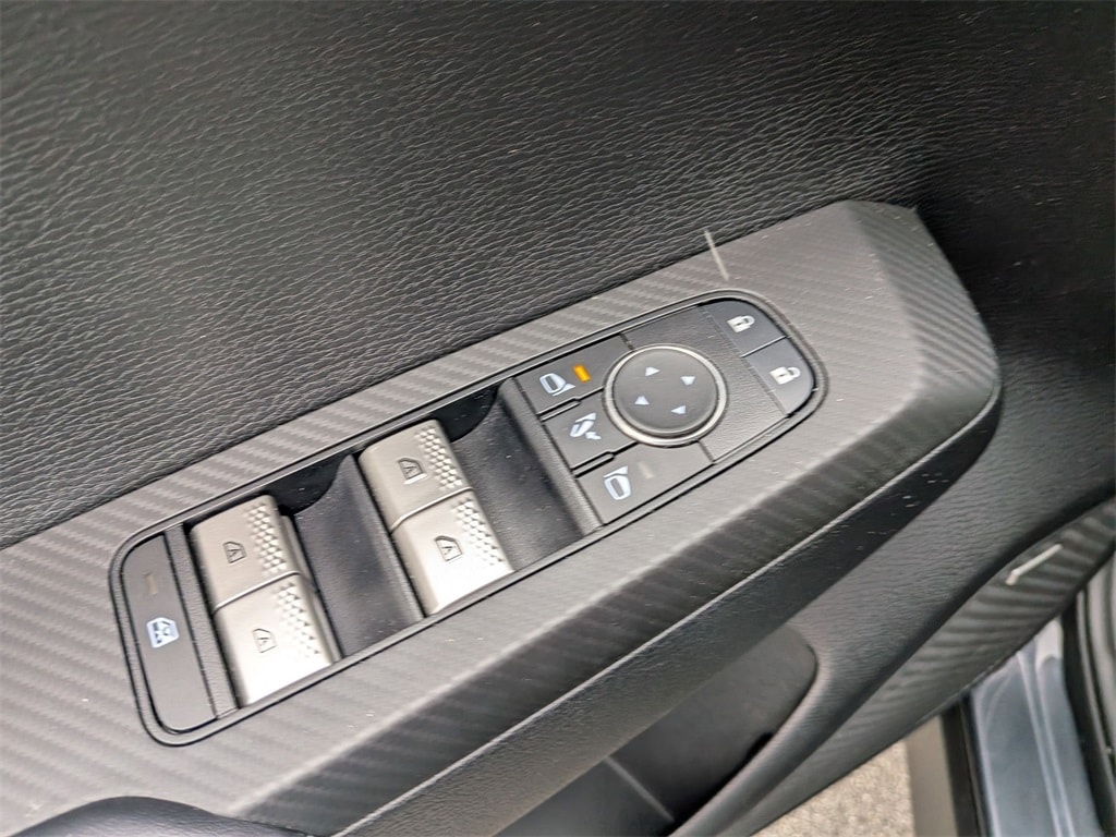 Thumbnail: 2025 Mitsubishi Outlander - 13