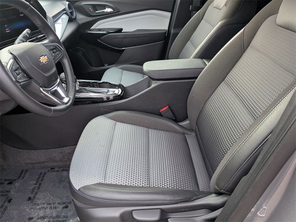 Thumbnail: 2025 Chevrolet Trax - 22