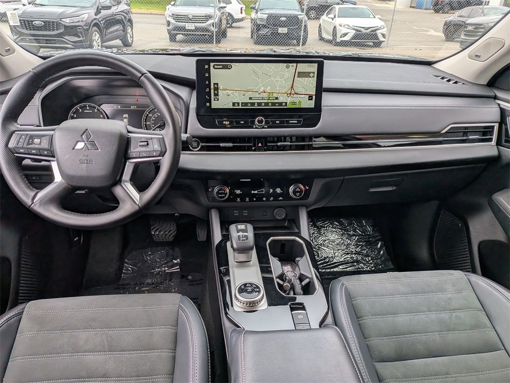 Thumbnail: 2025 Mitsubishi Outlander - 26