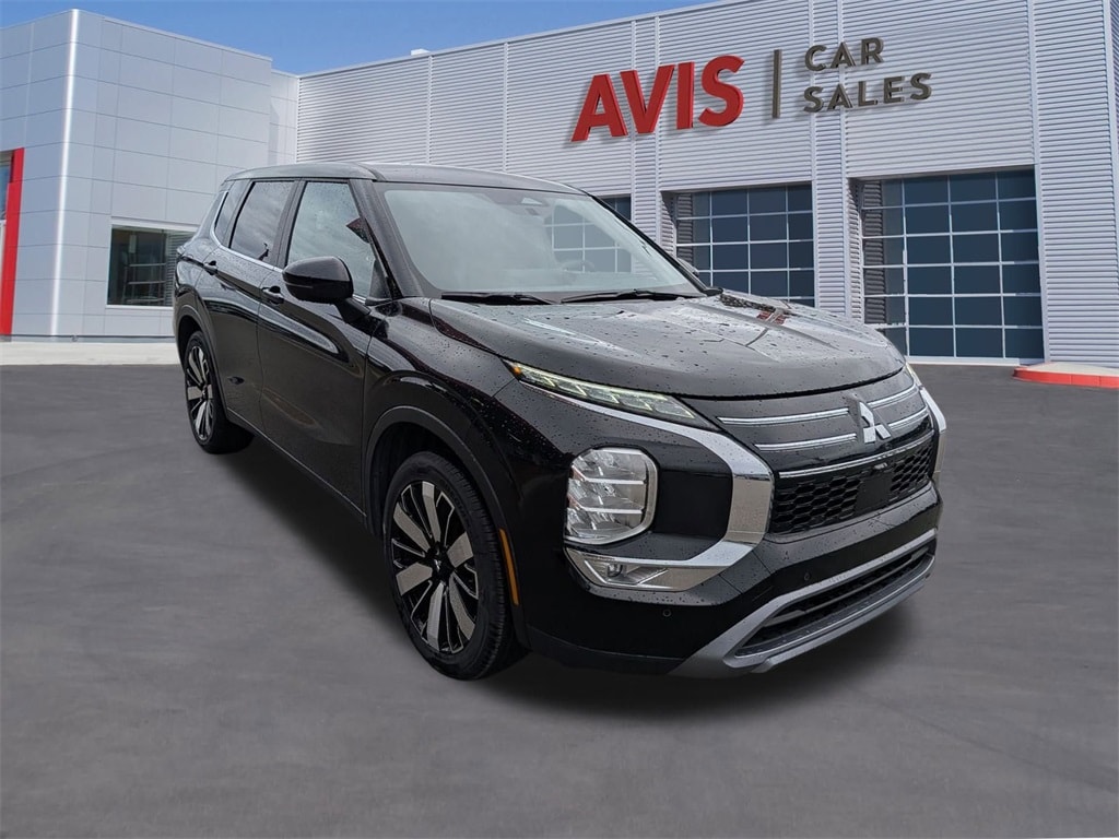 Thumbnail: 2025 Mitsubishi Outlander - 3