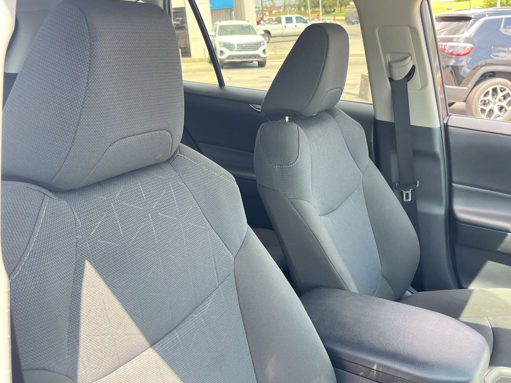 Thumbnail: 2025 Toyota RAV4 - 30