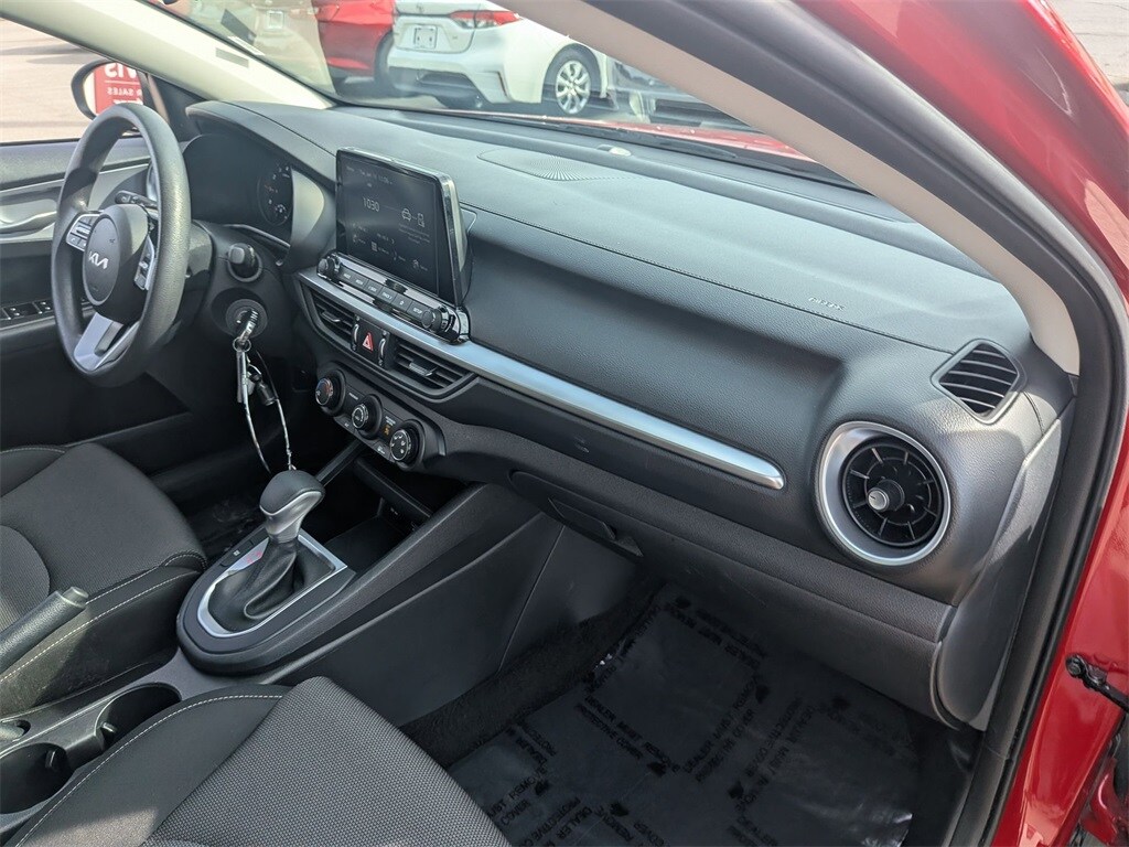 Thumbnail: 2024 Kia Forte - 31