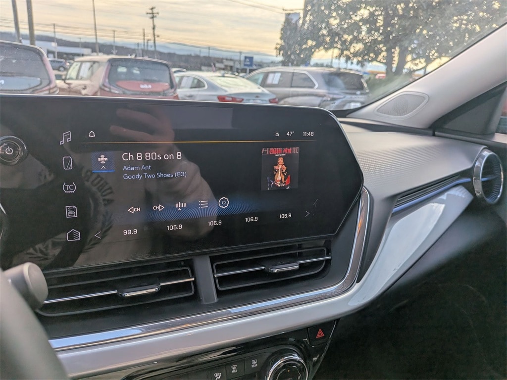 Thumbnail: 2025 Chevrolet Trax - 17