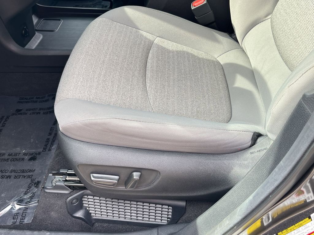 Thumbnail: 2025 Toyota Sienna - 14