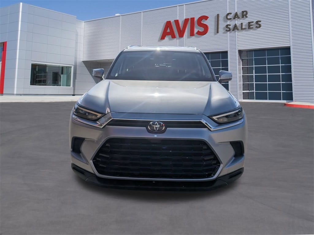 2025 Toyota Grand Highlander XLE photo 2
