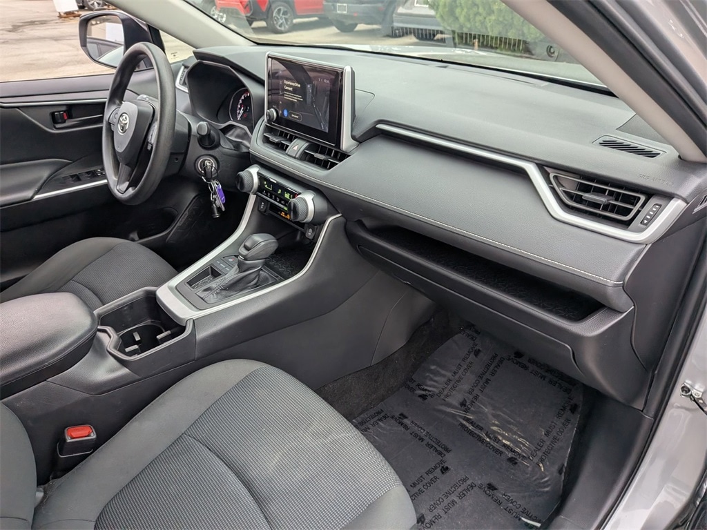 Thumbnail: 2024 Toyota RAV4 - 32