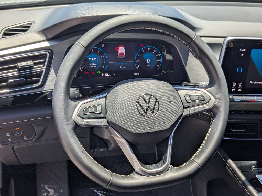 2025 Volkswagen Atlas Cross Sport SE w/Tech - Photo 22