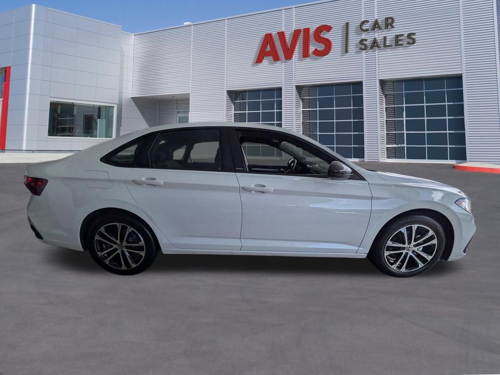 2025 Volkswagen Jetta Sport - Photo 5